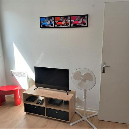 Le Zen -Studio Tout Equipe- Wifi Fibre- Centre Ville Avec Parking Tarbes Esterno foto