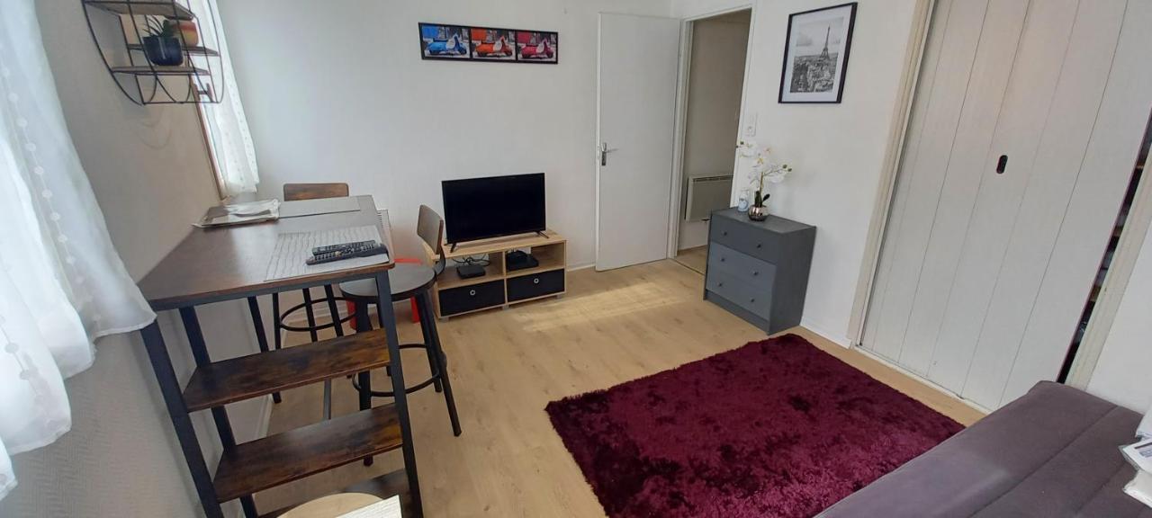 Le Zen -Studio Tout Equipe- Wifi Fibre- Centre Ville Avec Parking Tarbes Esterno foto