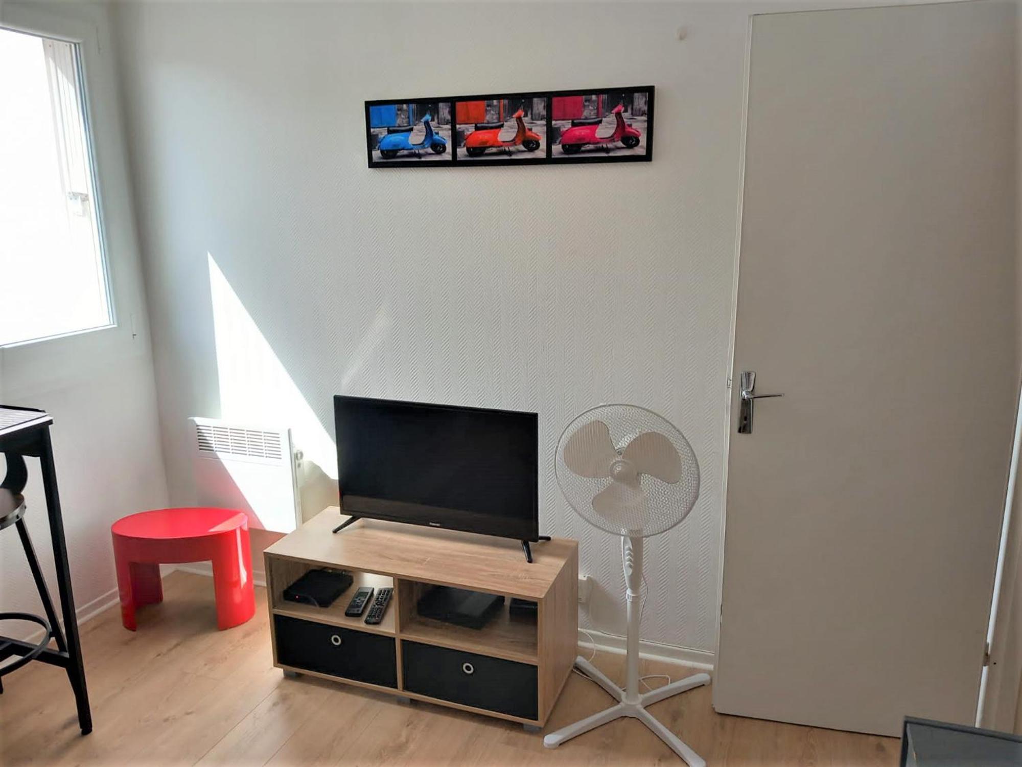 Le Zen -Studio Tout Equipe- Wifi Fibre- Centre Ville Avec Parking Tarbes Esterno foto