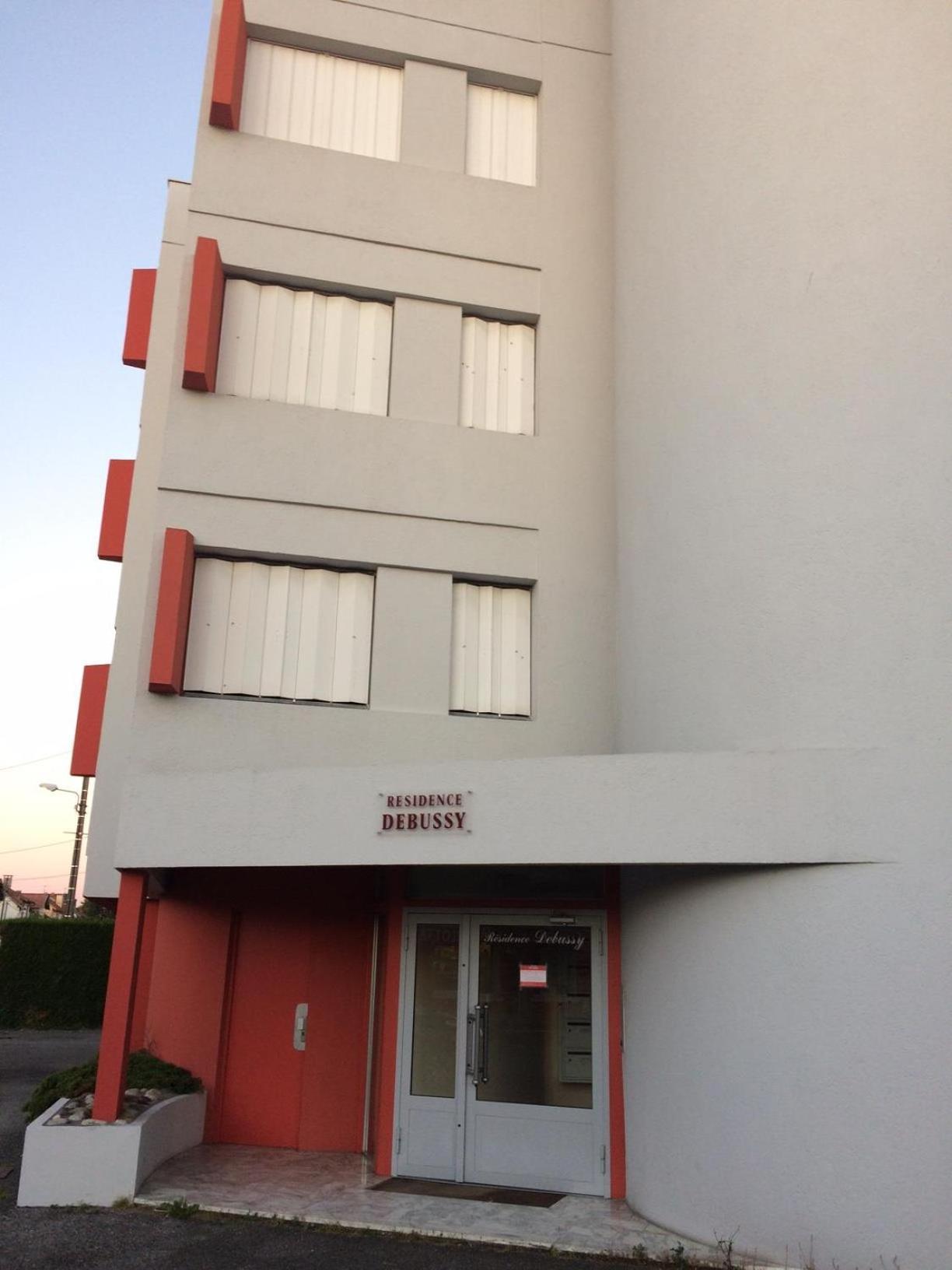 Le Zen -Studio Tout Equipe- Wifi Fibre- Centre Ville Avec Parking Tarbes Esterno foto